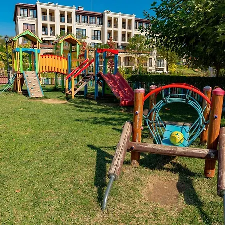 Apartament Menada Kavaci
