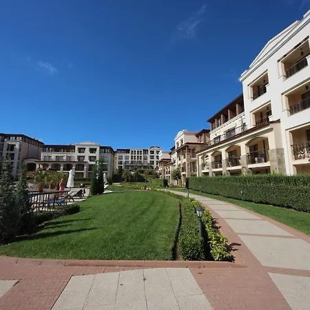 Apartament Menada Kavaci *