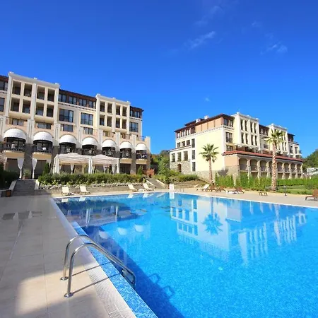 Apartament Menada Kavaci *